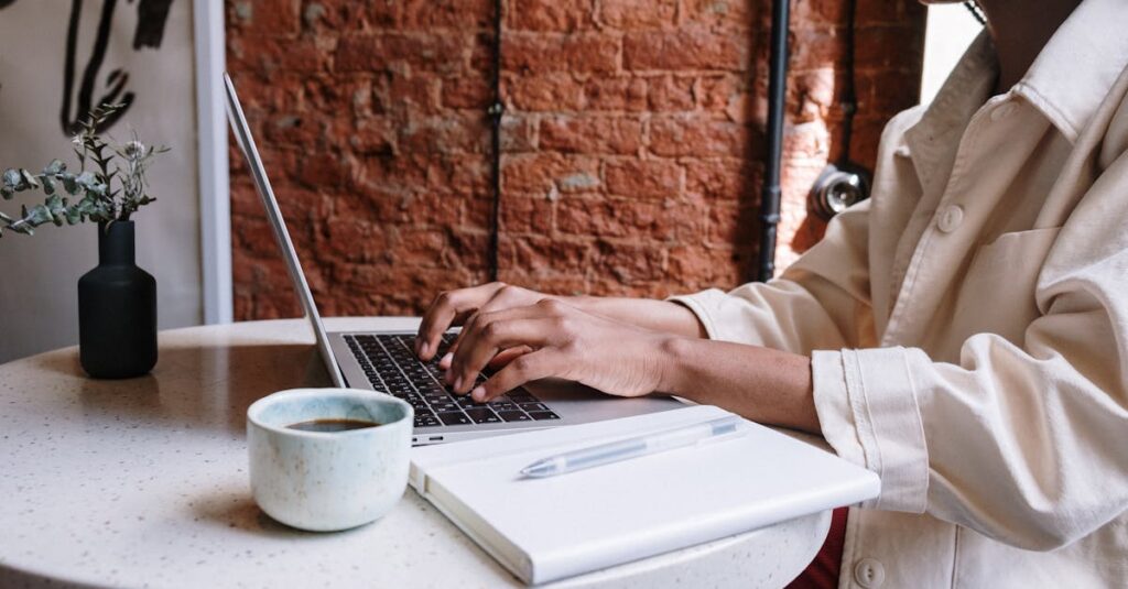 pexels-photo-5052851-5052851 فريلانسر freelancer